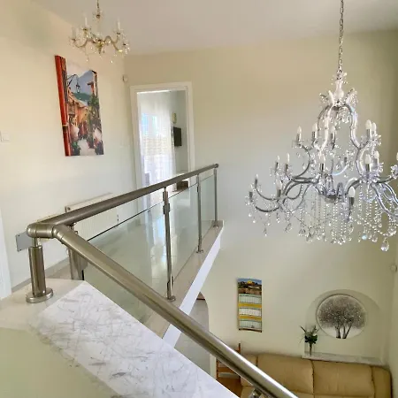 Saint George villa Peyia