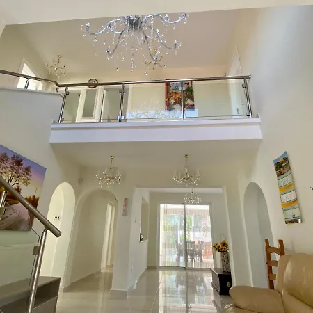 Saint George villa Peyia