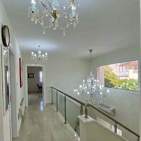 Saint George Villa Peyia